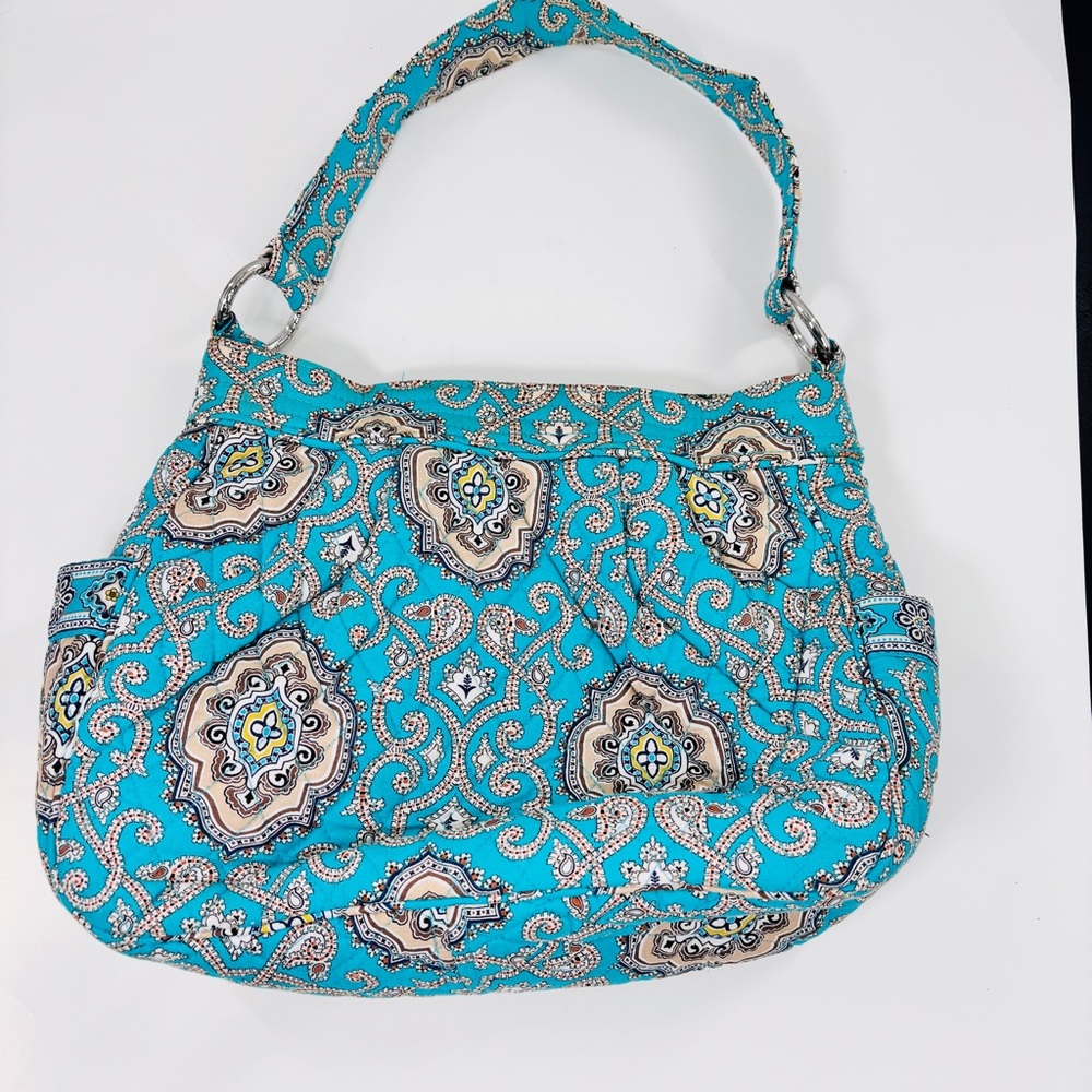Vera Bradley shoulder  Tote Bag,  Floral Pattern, zipper  Closure